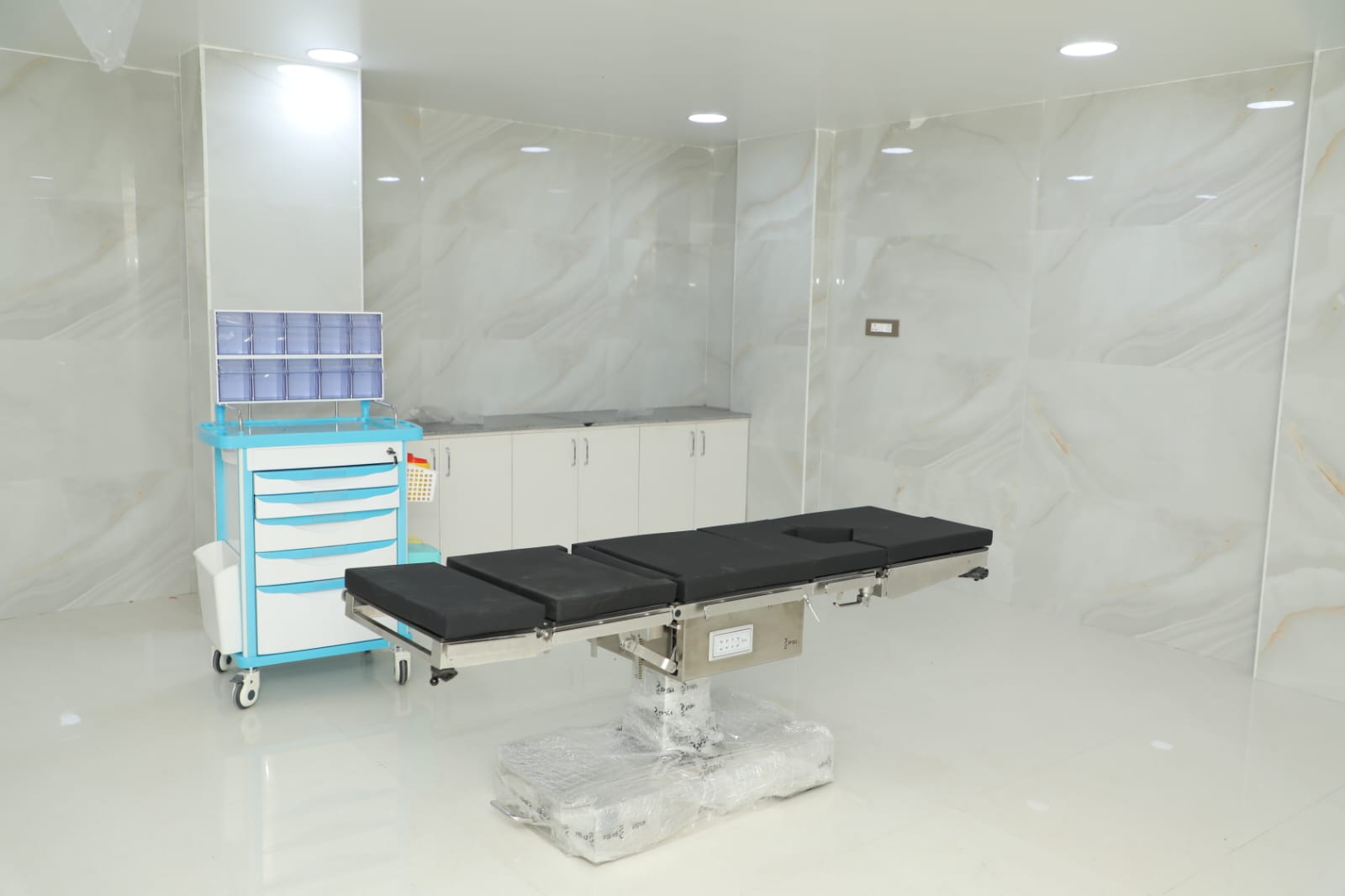 Malik Life Care Hospital operation theatre